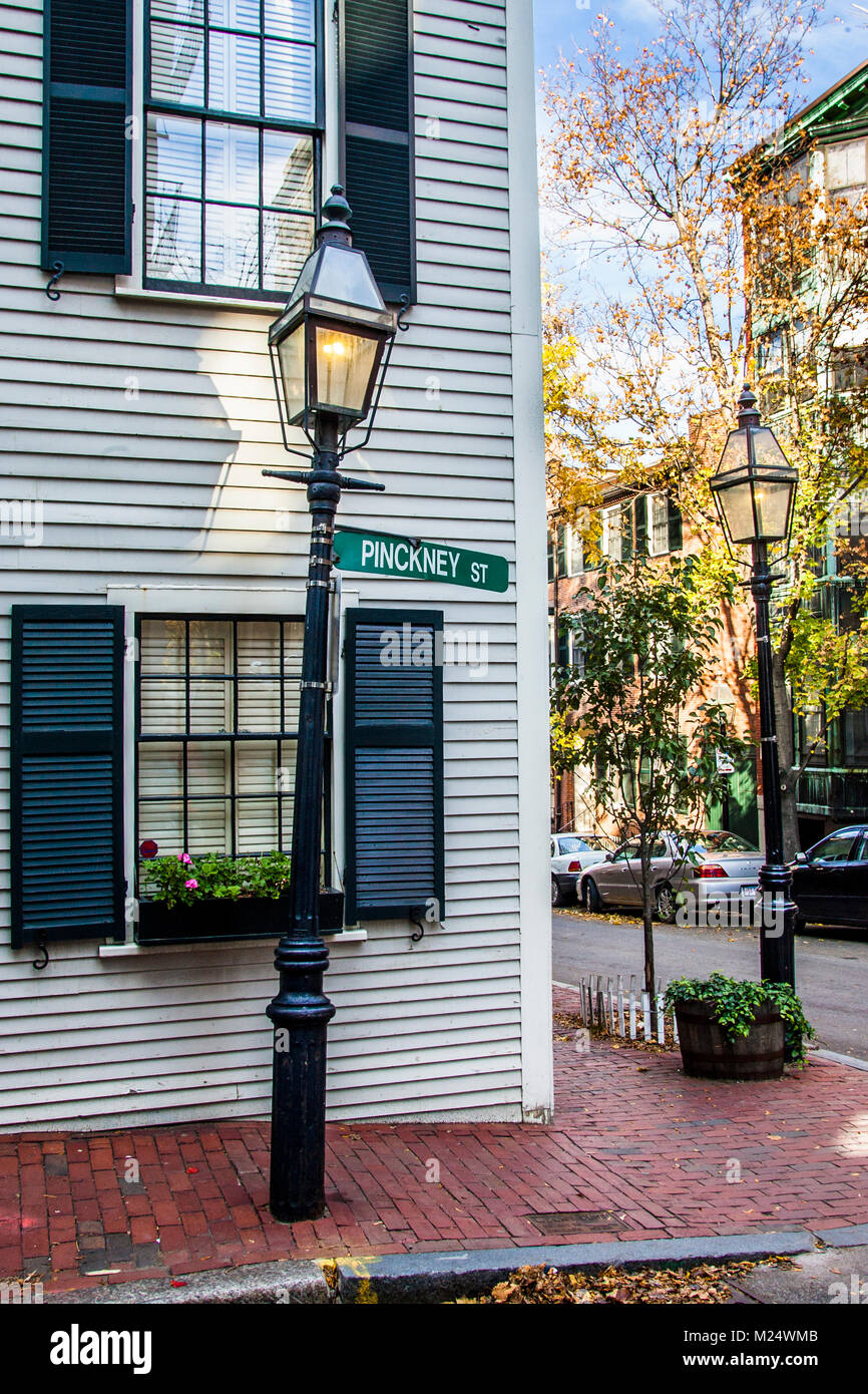 Casas De Cidade Em Beacon Hill Foto de Stock - Imagem de flores, natalia:  42799246