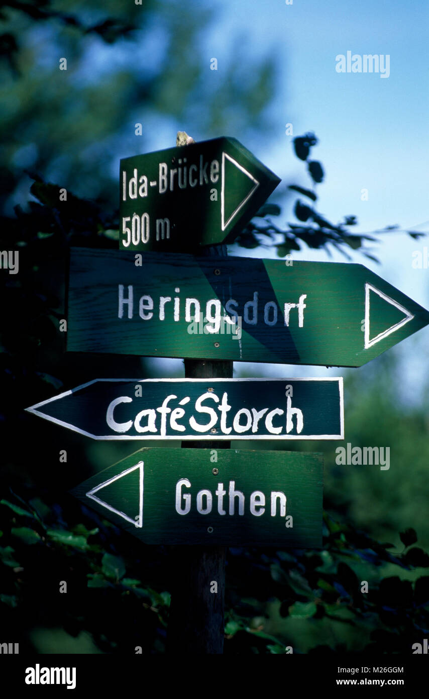 Street Signs en Lieper Winkel, la isla de Usedom, Mecklemburgo Pomerania Occidental, Alemania Foto de stock