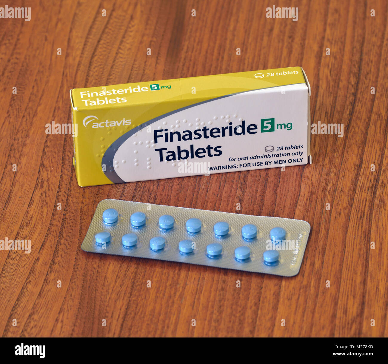 Finasteride 5mg. Las tabletas. 28 tabletas para administración oral  solamente. Advertencia:Para utilizar solamente por hombres. Actavis  Fotografía de stock - Alamy