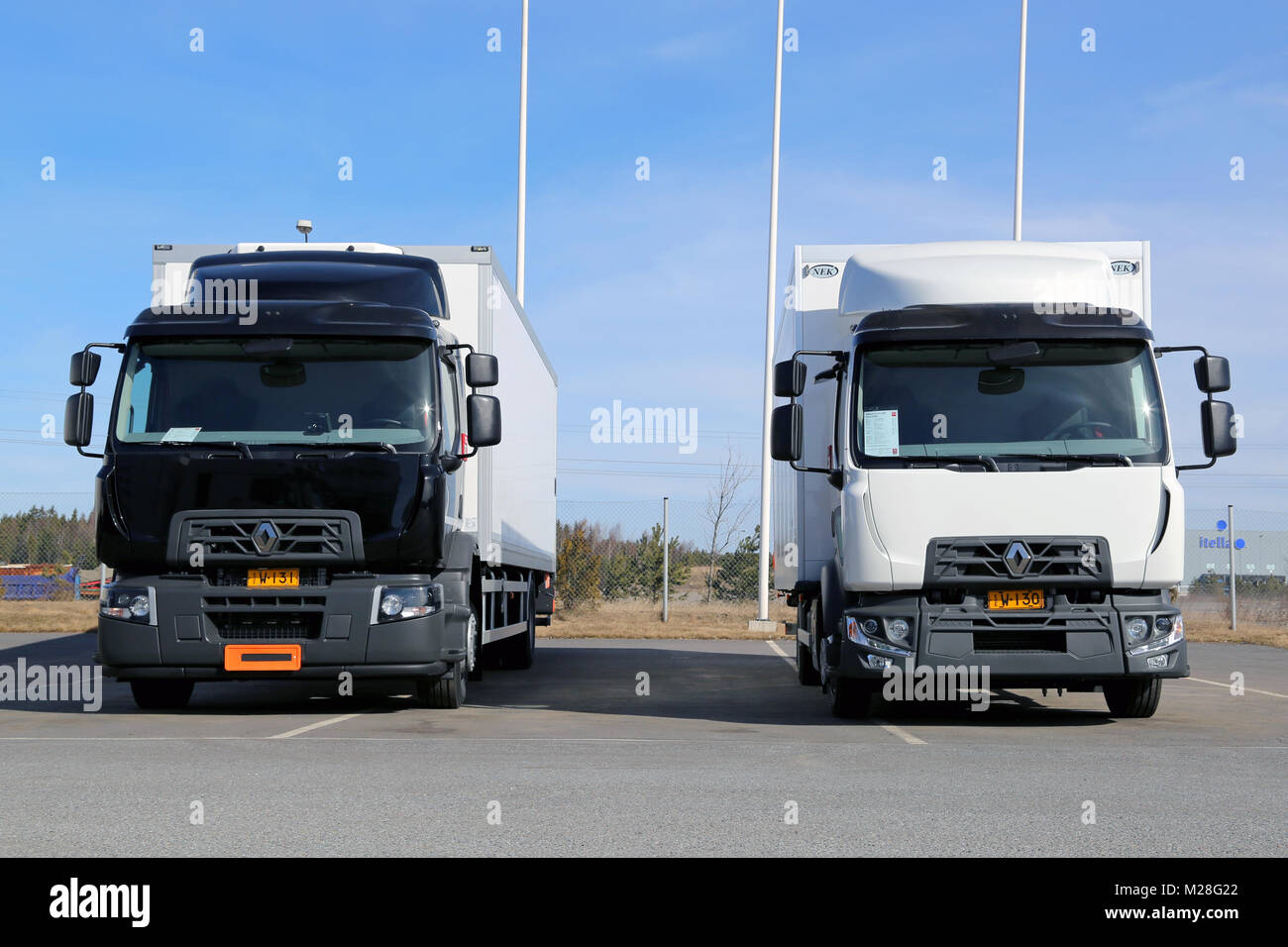 Empresa de camiones renault fotografías e imágenes de alta resolución -  Alamy