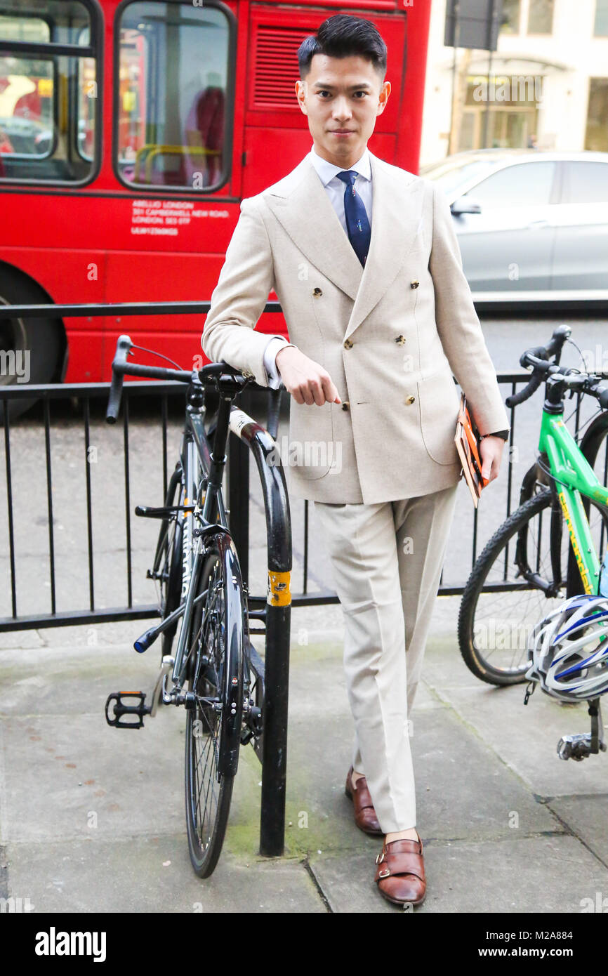 La Semana la Moda de Londres Hombre de Otoño/Invierno 2018 - Street con: Fabio Fang donde: Londres, Reino Unido 06 Jan 2018 Crédito: WENN.com Fotografía de stock - Alamy
