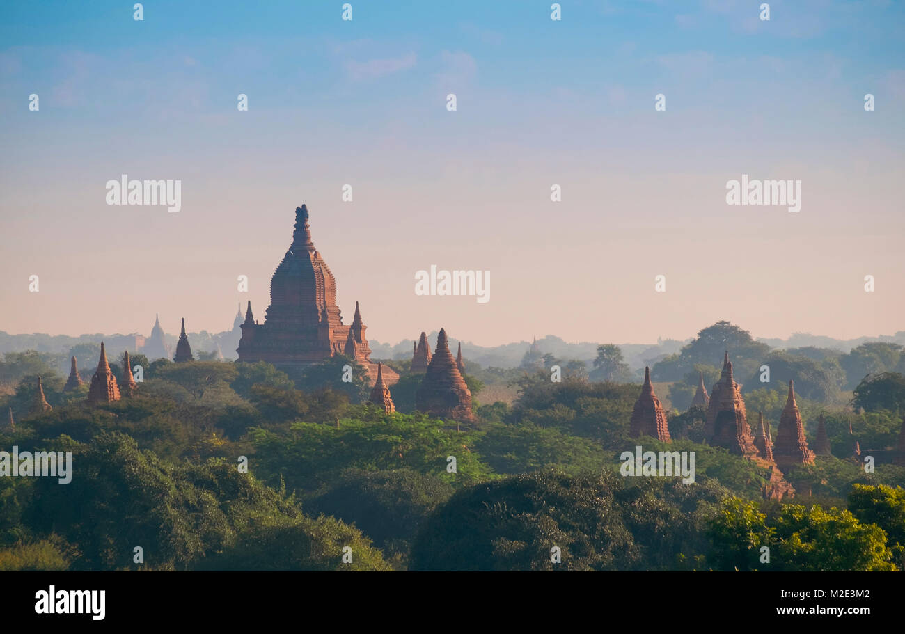 Pagodas en paisaje Foto de stock