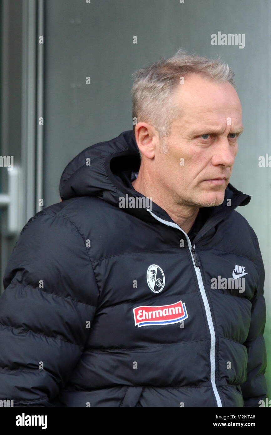 Entrenador Christian Streich (Freiburg), enttäuscht unzufrieden / / / / frustriert enttaeuscht niedergeschlagen, Fussball: 2.BL. - 15/16 - Freiburg vs. el Eintracht Braunschweig Foto de stock
