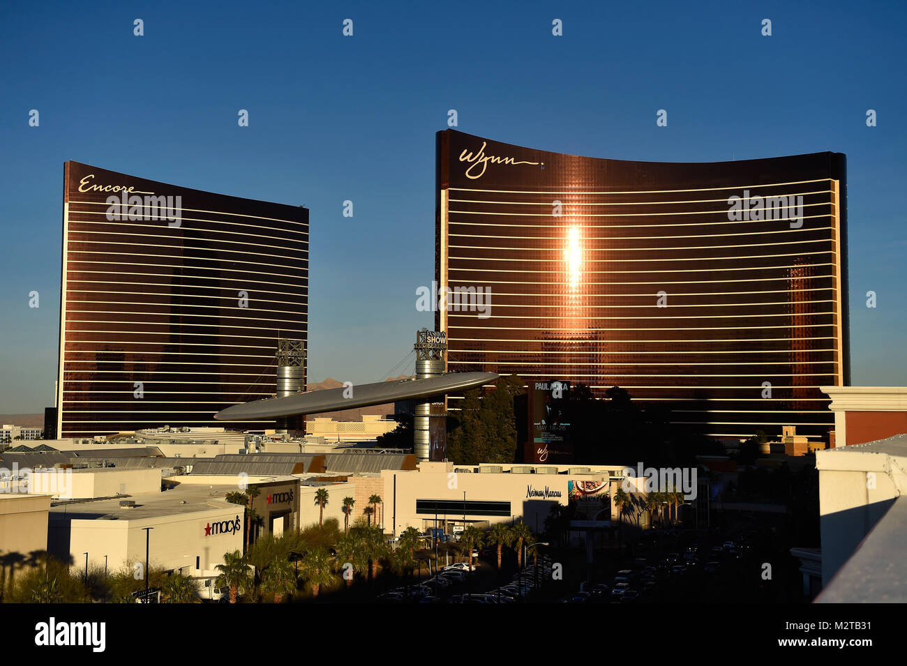 Las Vegas, Nevada, EE.UU. 8 Feb, 2018. El Encore y Wynn Las Vegas torres  son vistos a lo largo de la Strip de Las Vegas en Las Vegas, Nevada. El  homónimo del