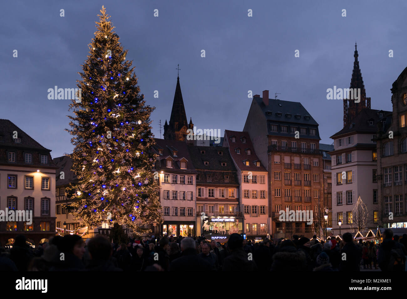 Francia, Alsacia, Estrasburgo, Estrasburgo en época de Navidad, la Place Kléber Foto de stock