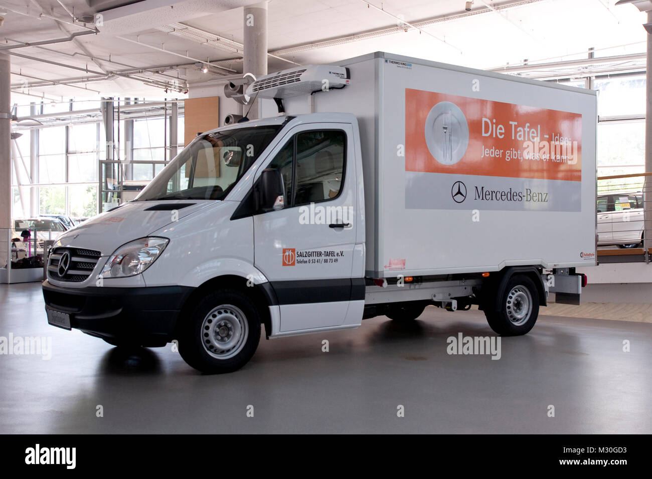 Ubergabe Des 500 Mercedes Benz Transporter Fur Die Salzgitter