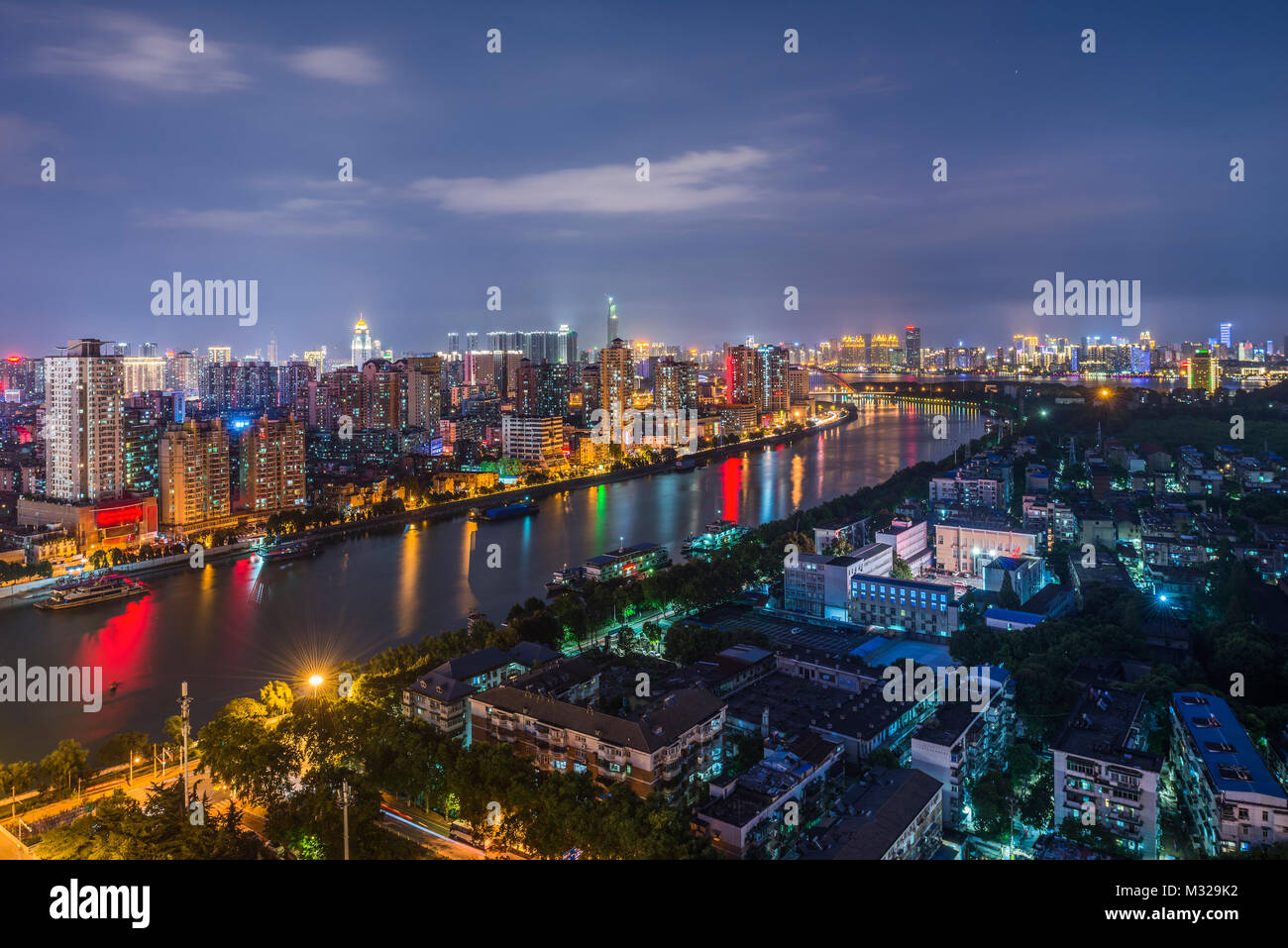 Vista nocturna de la ciudad de Wuhan, Hankou, Hubei Foto de stock