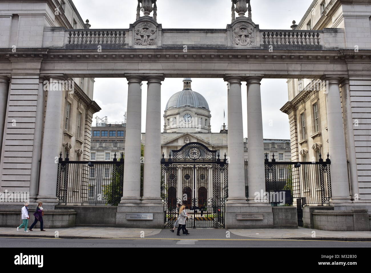 Edificios de Departamento del Taoiseach en Merrion Street Upper en Dublín, Irlanda. Foto de stock