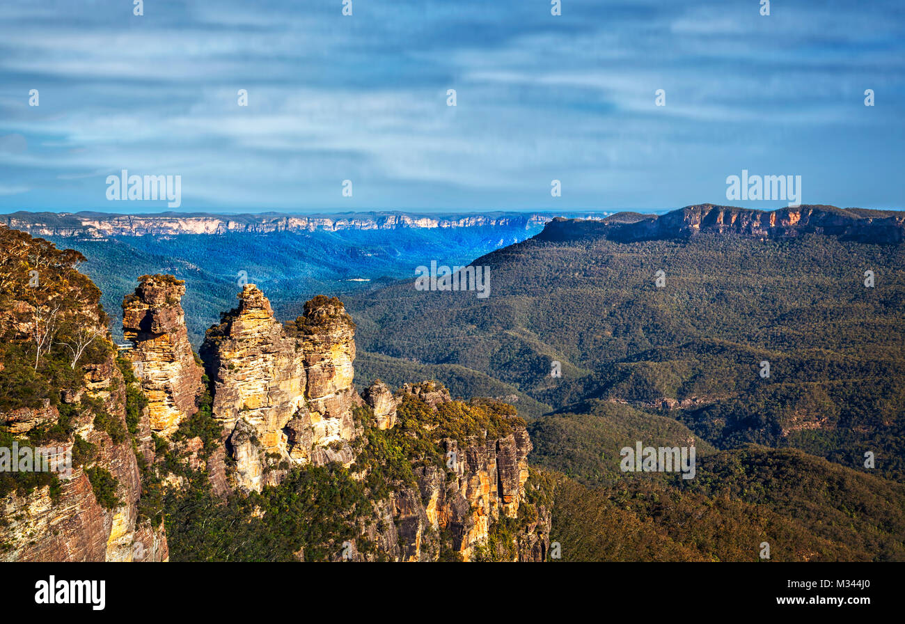 La formación rocosa Three Sisters, Blue Mountains, Katoomba, en Nueva Gales del Sur, Australia Foto de stock