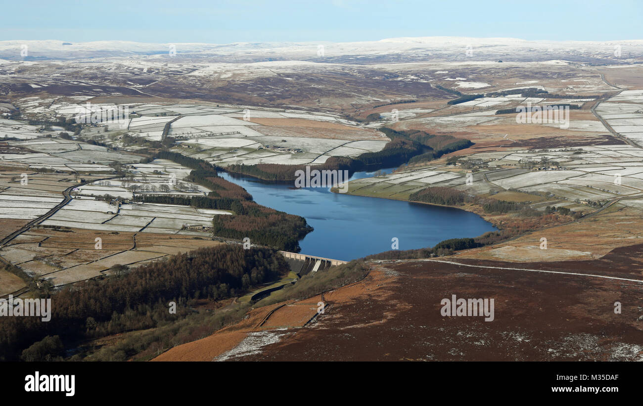 Vista aérea del embalse Thruscross, Yorkshire, Reino Unido Foto de stock