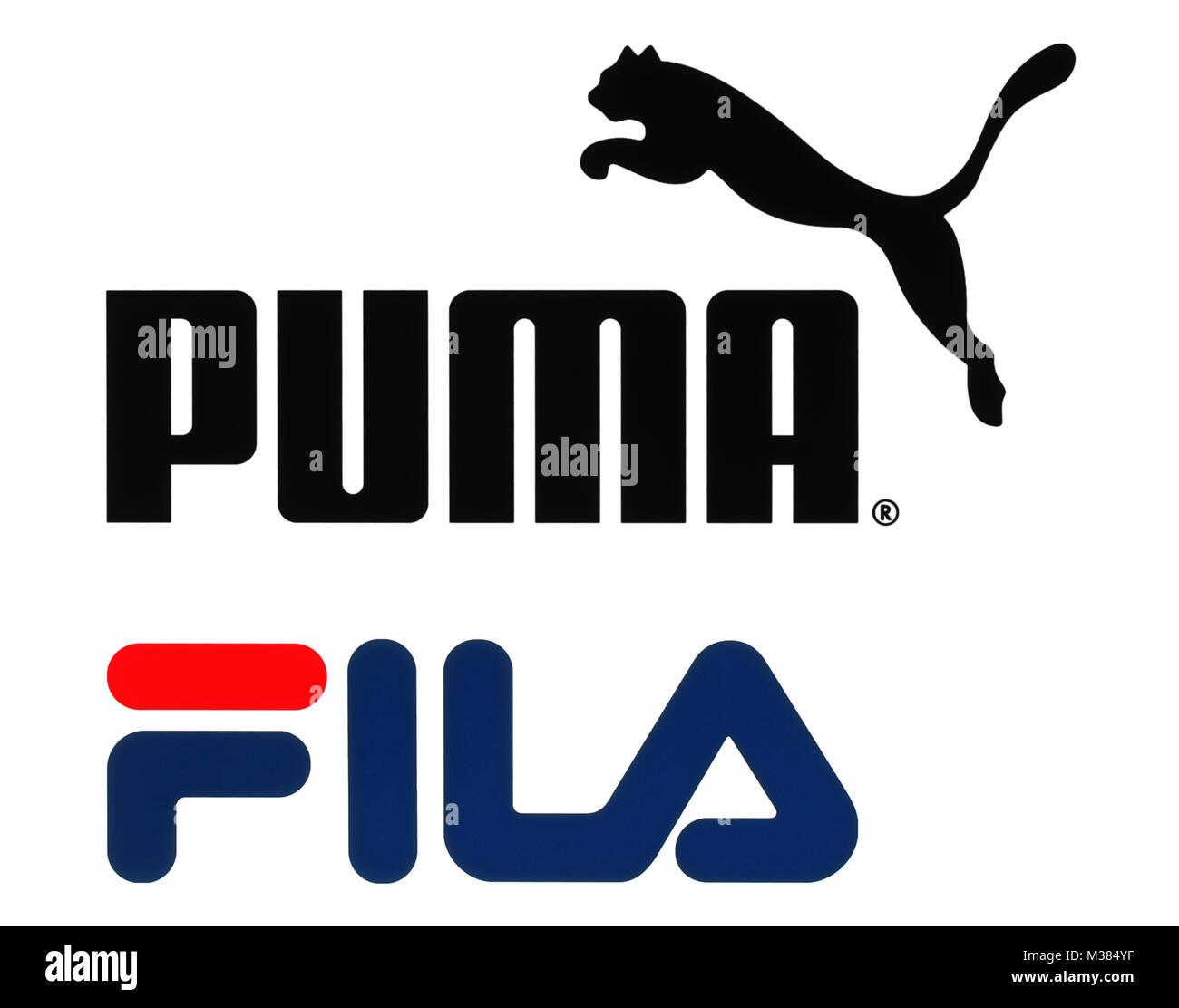 Kiev, Ucrania - 11 de septiembre de 2017: colección de ropa deportiva  popular fabrica logotipos impresos en papel: Puma y Fila Fotografía de  stock - Alamy