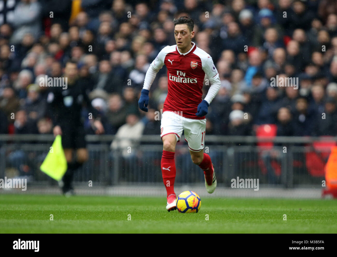 Londres, Reino Unido. 10 Feb, 2018. Mesut Ozil (A) en la Premier League inglesa de fútbol entre Tottenham Hotspur v Arsenal en el estadio de Wembley, en Londres, el 10 de febrero de 2018. **Esta imagen es para uso editorial** Crédito: Paul Marriott/Alamy Live News Foto de stock