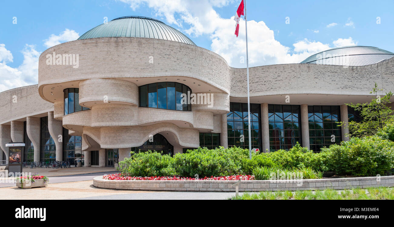 Gatineau, Quebec / Canadá - Junio 28, 2010: El Museo canadiense de civilización es Canadá del museo nacional de historia humana Foto de stock