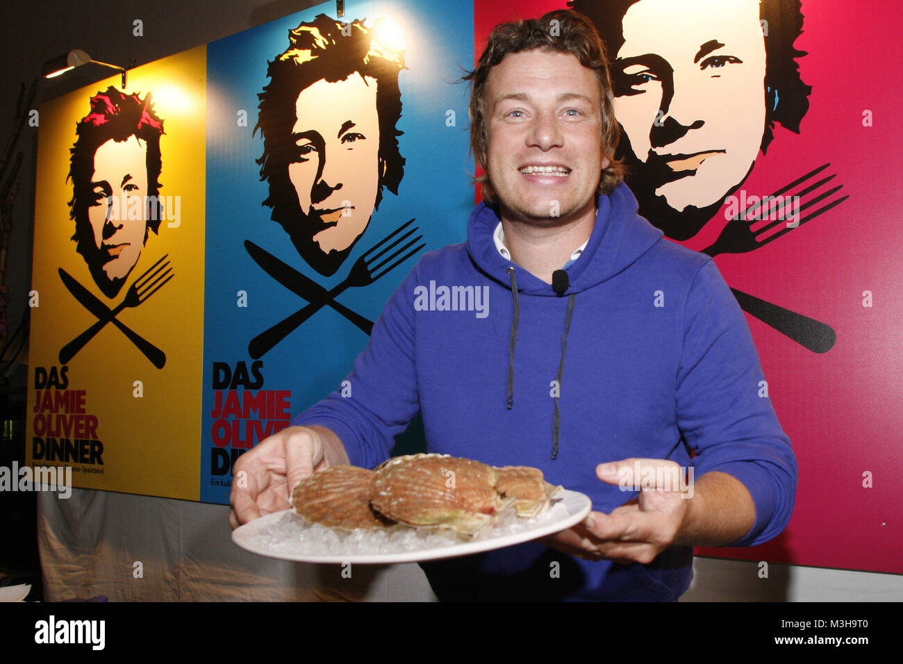Von Praesentation 'Dcomo Jamie Oliver Cena' - ein kulinarisches Theater Spektakel mit dem englischen Starkoch Jamie Oliver, Showbeginn ab 13.11.2008, Hamburgo, 01.09.2008 Foto de stock