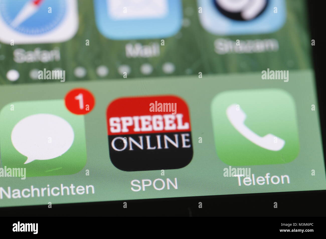 Spiegel Online App auf Smartphone Foto de stock