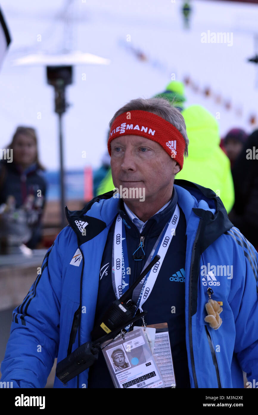 Walter Hofer (FIS-Race-Direktor) beim Neujahrsskispringen Garmisch-Partenkirchen 2017 Foto de stock