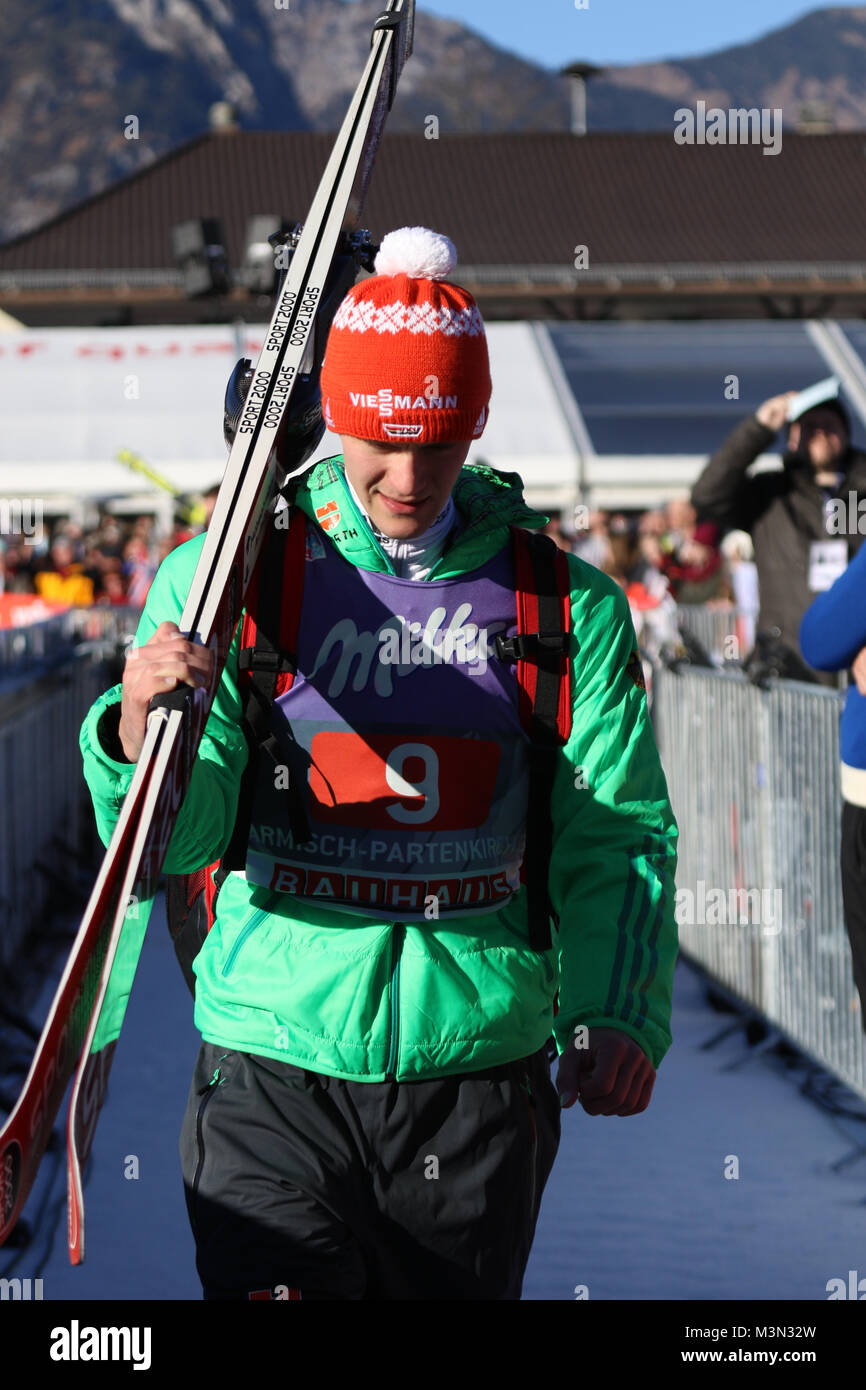 Zum nächsten Konzentriert brotado: Stephan Leyhe (SC) Willingen beim Neujahrsskispringen Garmisch-Partenkirchen 2017 Foto de stock
