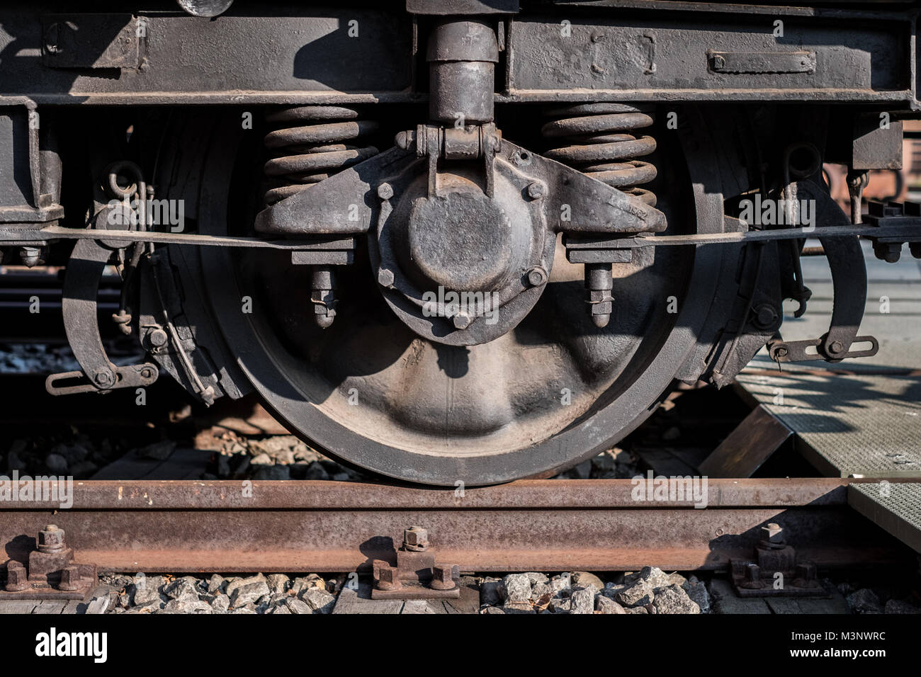 Rueda de tren closeup - Macro - Rueda de vagón de ferrocarril Fotografía de  stock - Alamy