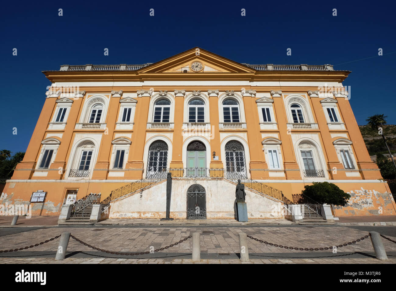 Fachada del Palazzo Belvedere, San Leucio, Caserta, Campania, Italia Foto de stock