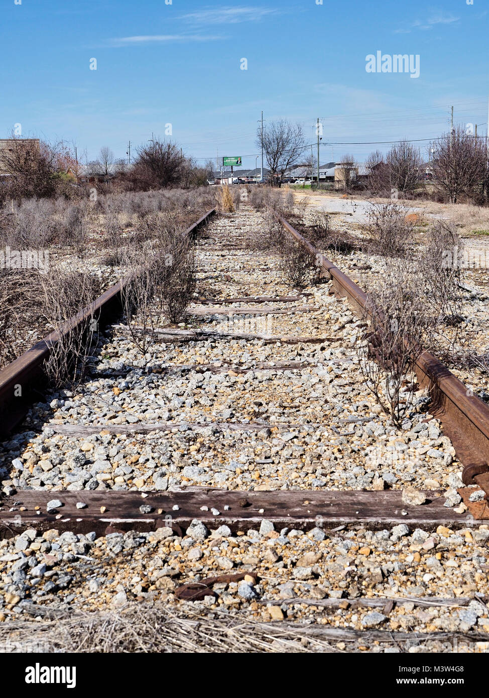 Abandonado ferrocarril o vías de ferrocarril o vías urbanas en Montgomery, Alabama, Estados Unidos. Foto de stock