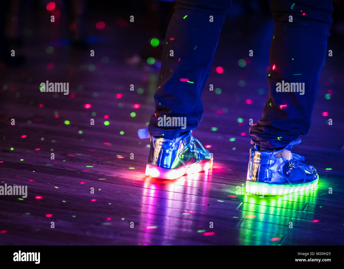 Zapatos de discoteca fotografías e imágenes de alta resolución - Alamy