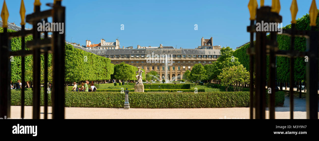 Francia, Paris, Palais Royal Garden Foto de stock