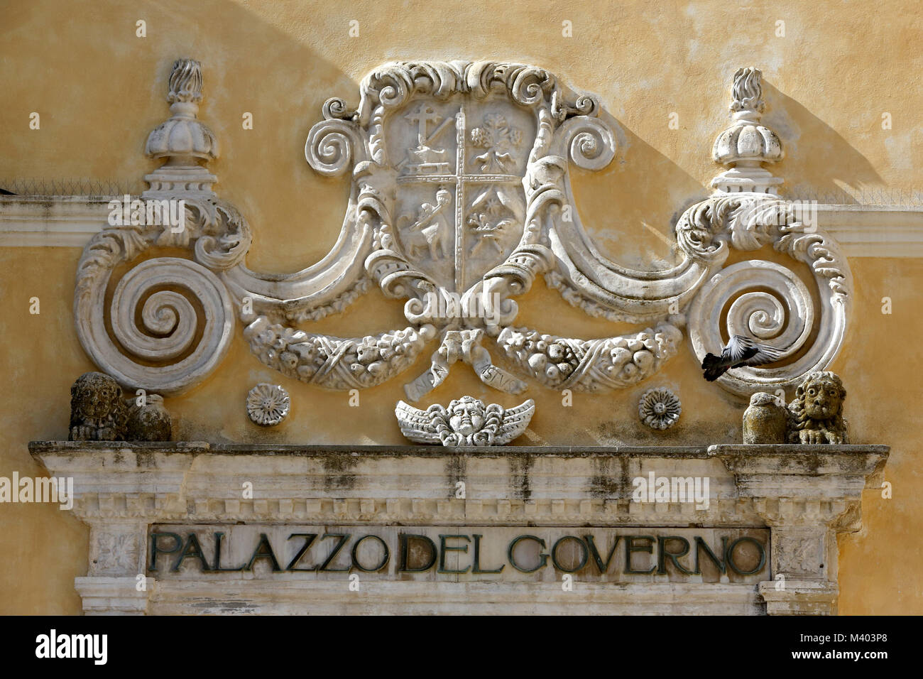 Italia, Basilicata, Matera, Detalle del Palacio del Gobierno. Foto de stock