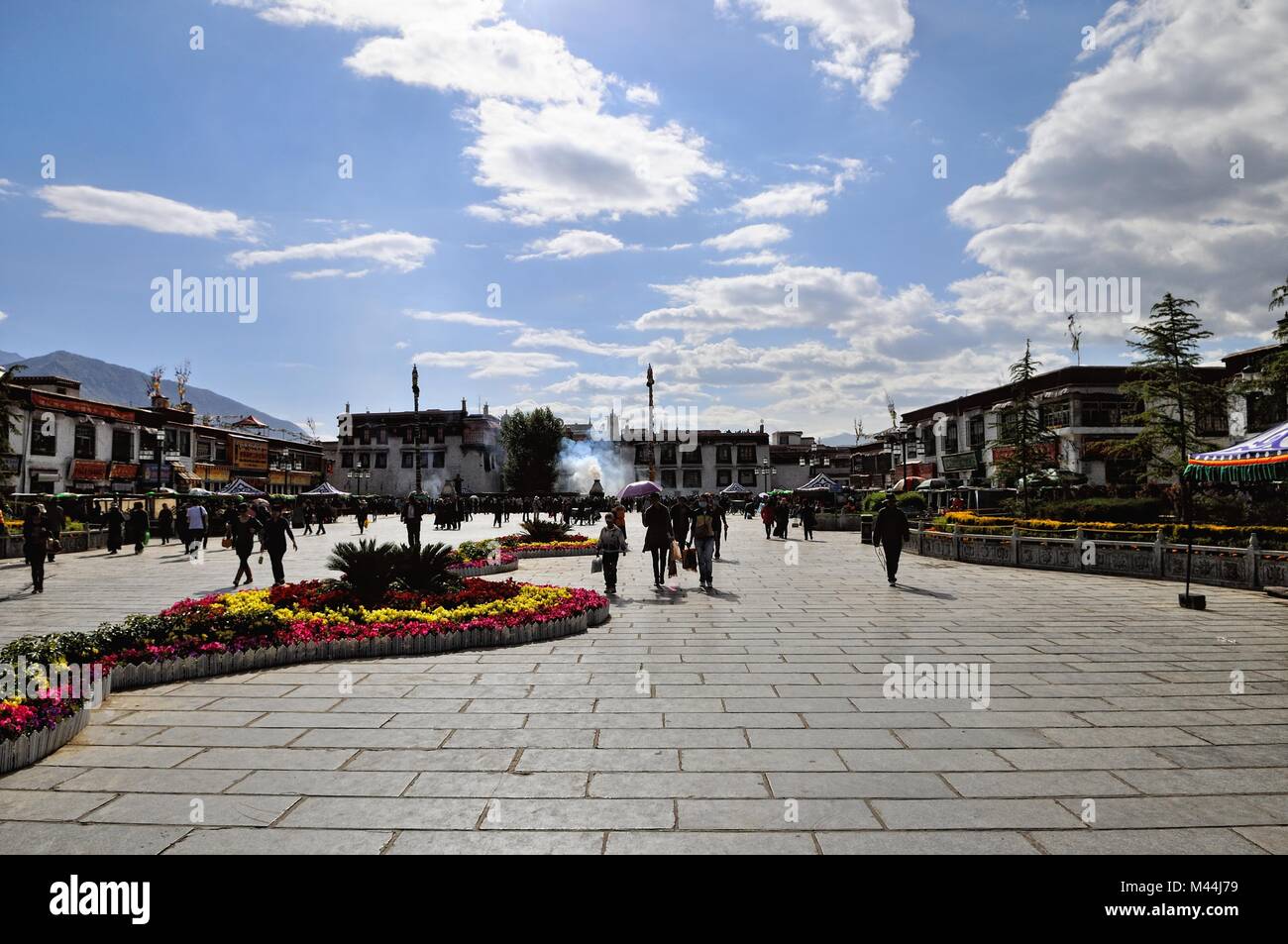 Plaza del Mercado Barkor del templo de Jokhang Lhasa (Tíbet) Foto de stock