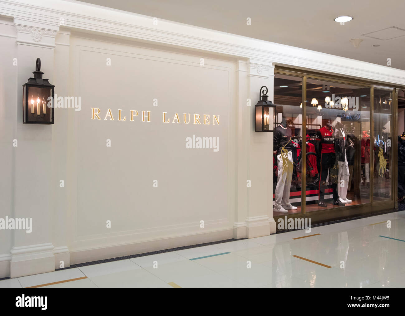 HONG KONG - Febrero 4, 2018: Ralph LAUREN EN HONG KONG. Mejor conocida por  la marca de ropa Polo Ralph Lauren Fotografía de stock - Alamy