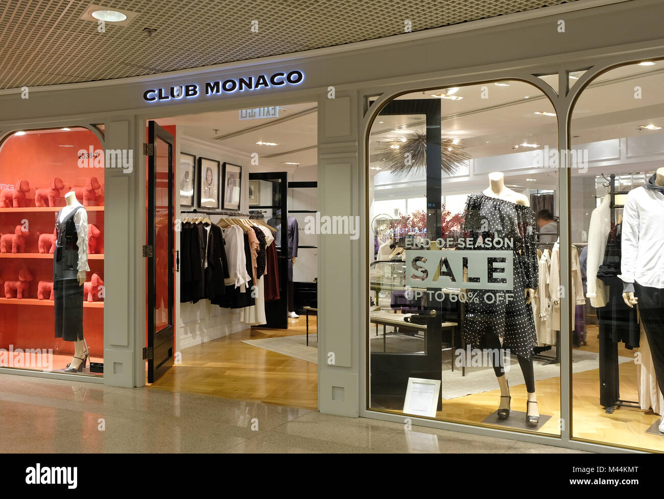 HONG KONG - Febrero 4, 2018: Club Mónaco tienda en Hong Kong. Club Mónaco  es un destino internacional crea modernos ropa intemporal y ac Fotografía  de stock - Alamy