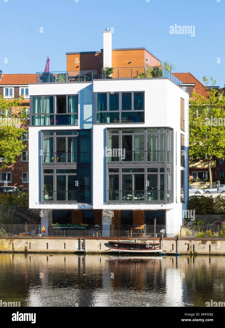 Casa adosada en el Waterside visto en Hamburgo, Alemania. Foto de stock