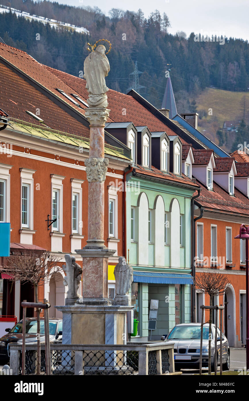 Ciudad de Bad Sankt Leonhard im Lavanttal colorido paisaje urbano Foto de stock