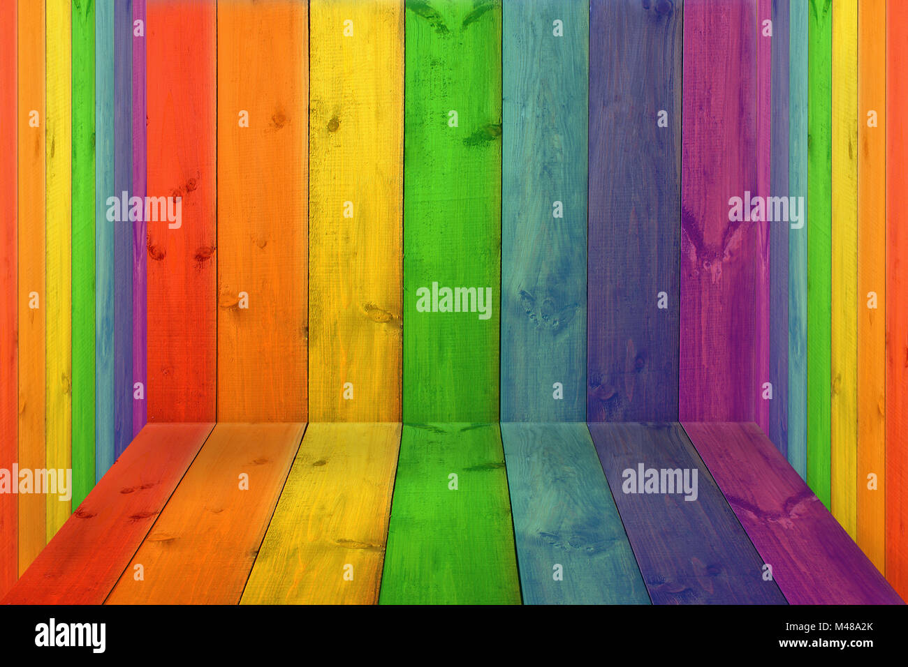 Habitacion Con Placas Multicolores En Los Colores Del Arco Iris Fotografia De Stock Alamy