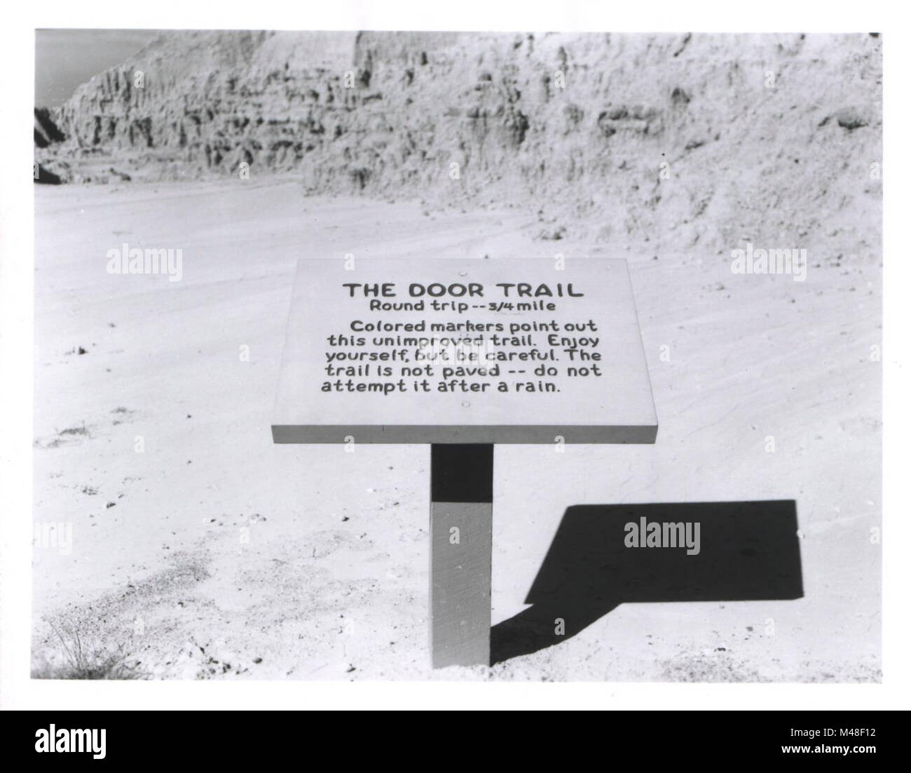 El Parque Nacional Badlands, fotografías históricas en blanco y negro. Sendero de la puerta Foto de stock