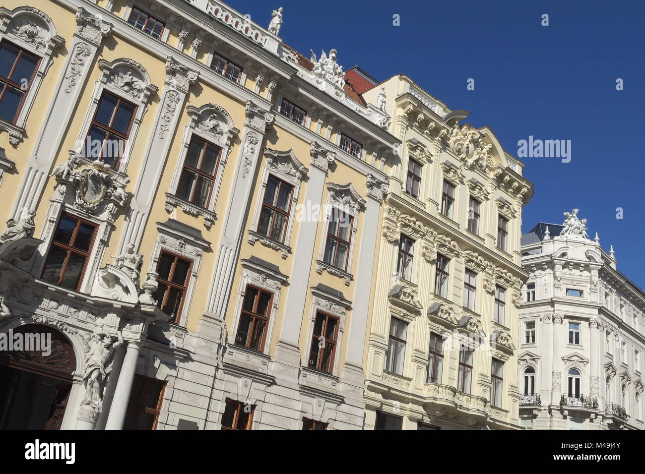 Viena - fachadas barrocas en Freyung Foto de stock