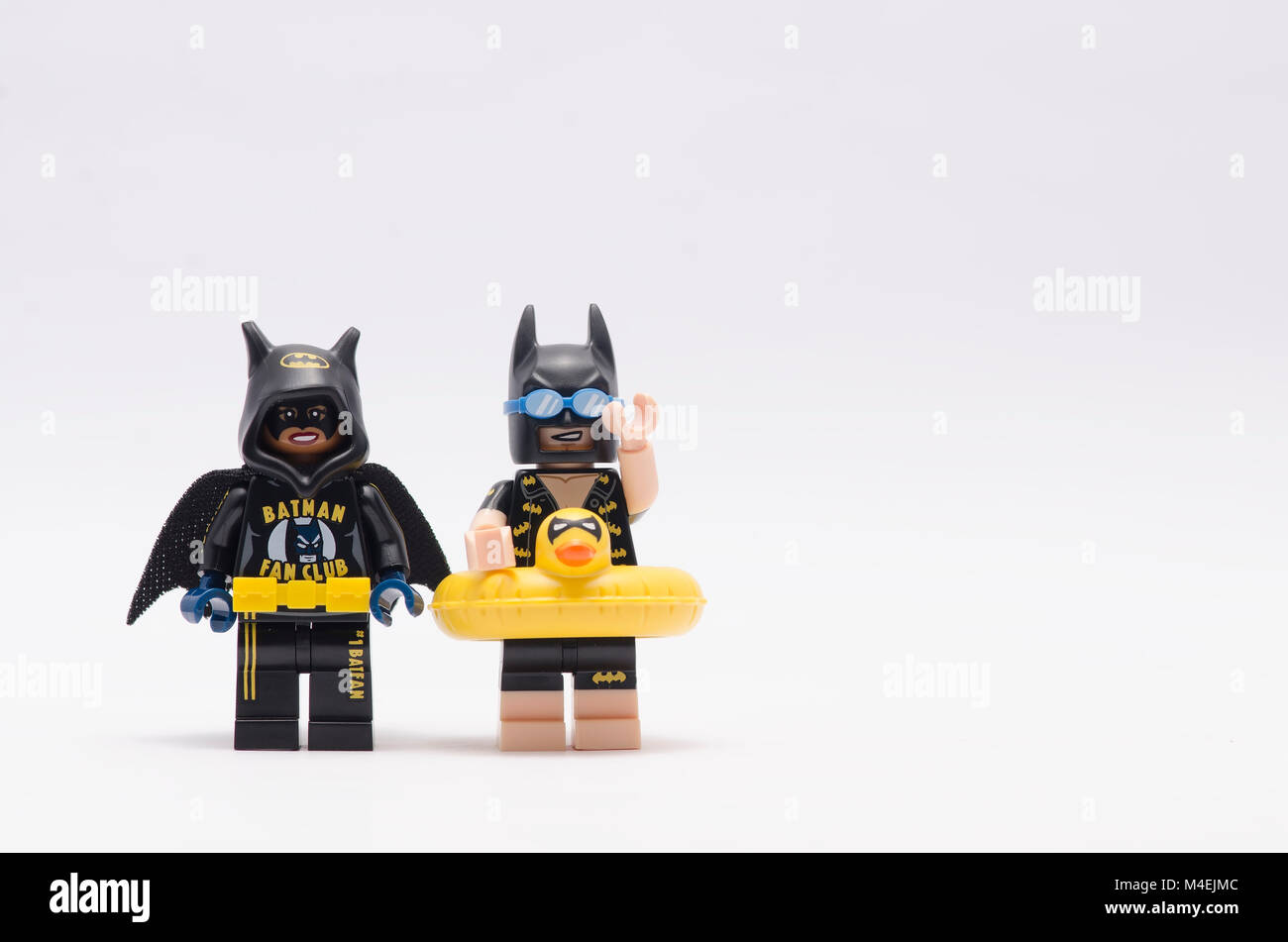 Lego Batman vacaciones con batfan aislado sobre fondo blanco Fotografía de  stock - Alamy