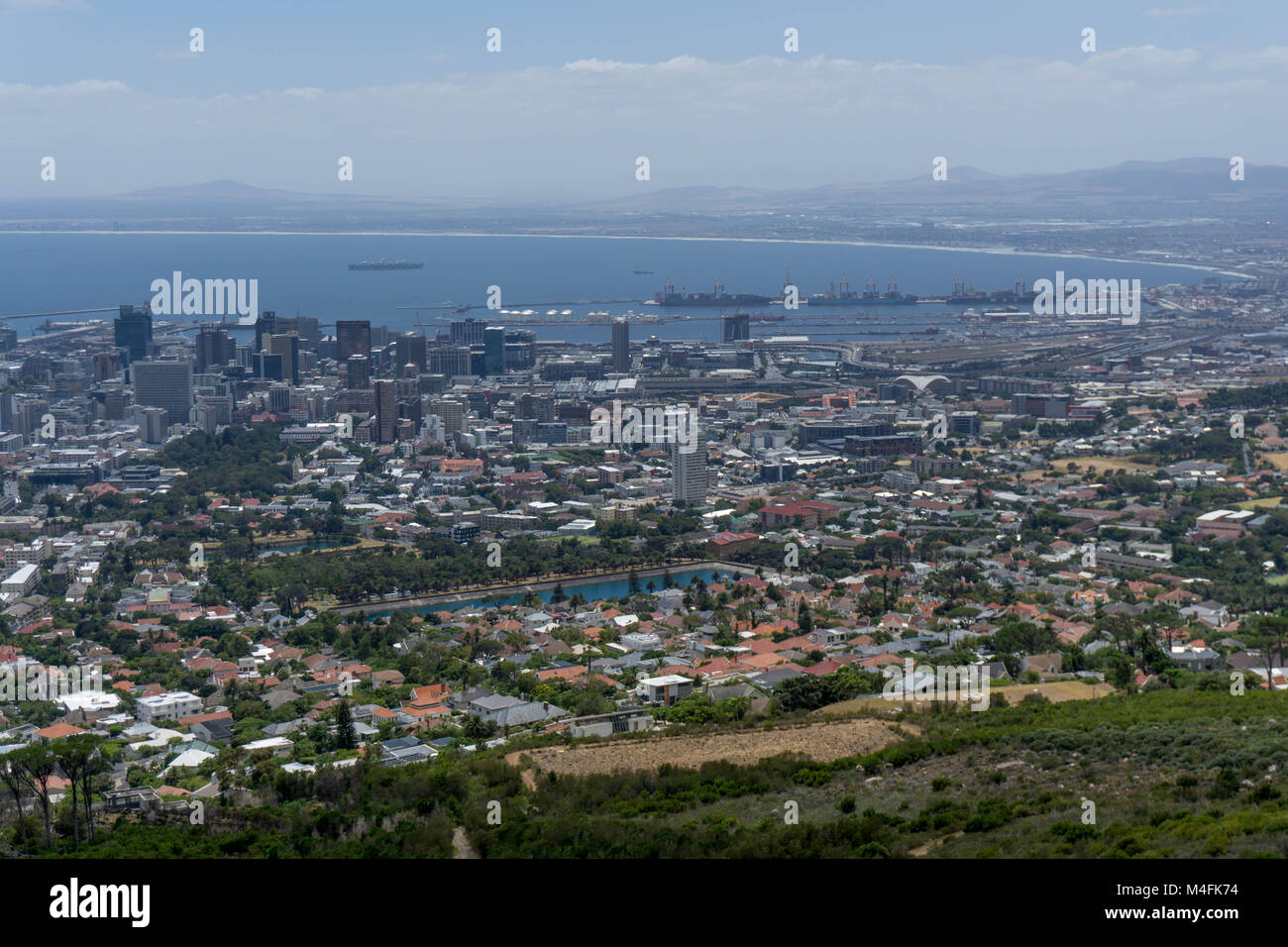 El 9 de febrero de 2018. Vista general del centro de Ciudad del Cabo, Sudáfrica. La región del Cabo Occidental se enfrenta a una grave crisis del agua después de años de sequía. Foto de stock