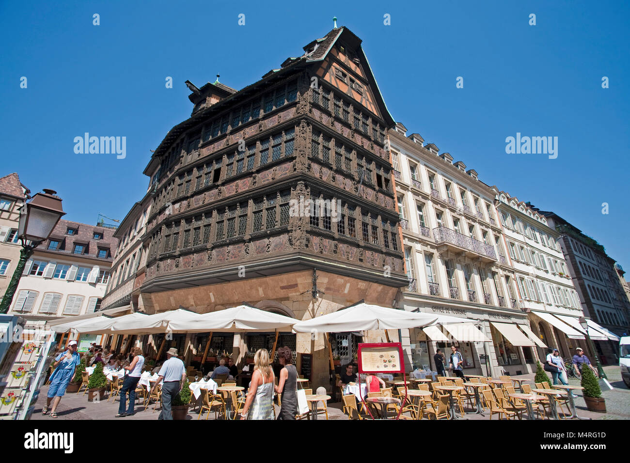 Maison Kammerzell, restaurante gourmet situado en la plaza de la Catedral,  la casa de Marco, la casa más antigua de Estrasburgo, construida el 1427,  Alsacia, Bas-Rhin, Francia, Europa Fotografía de stock -