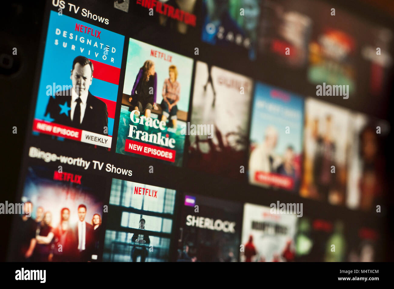 Netflix en una tableta de pantalla Fotografía de stock - Alamy