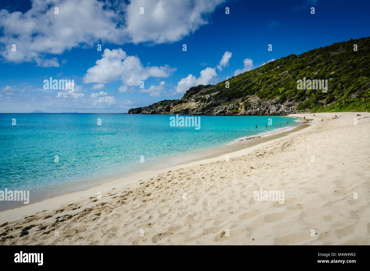 La playa de Gouverneur privado y remoto en el francés de la isla Caribeña de Saint Barthélemy (St Barts). Foto de stock