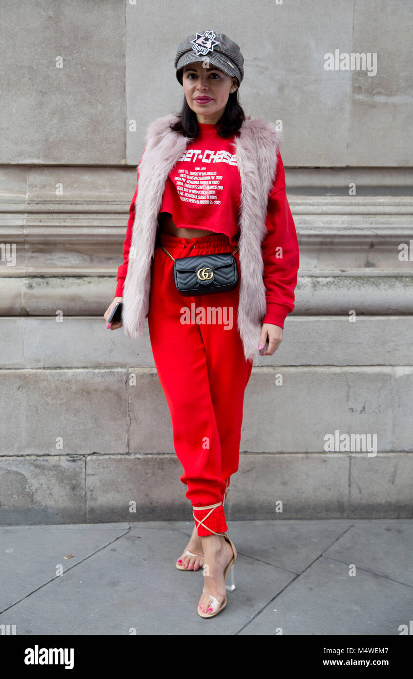 Blogger de moda Renata Soares, de España, viste de Zara y Ego zapatos durante el Otoño/Invierno La Semana de la de Londres fuera de espacio Scout Fotografía de stock