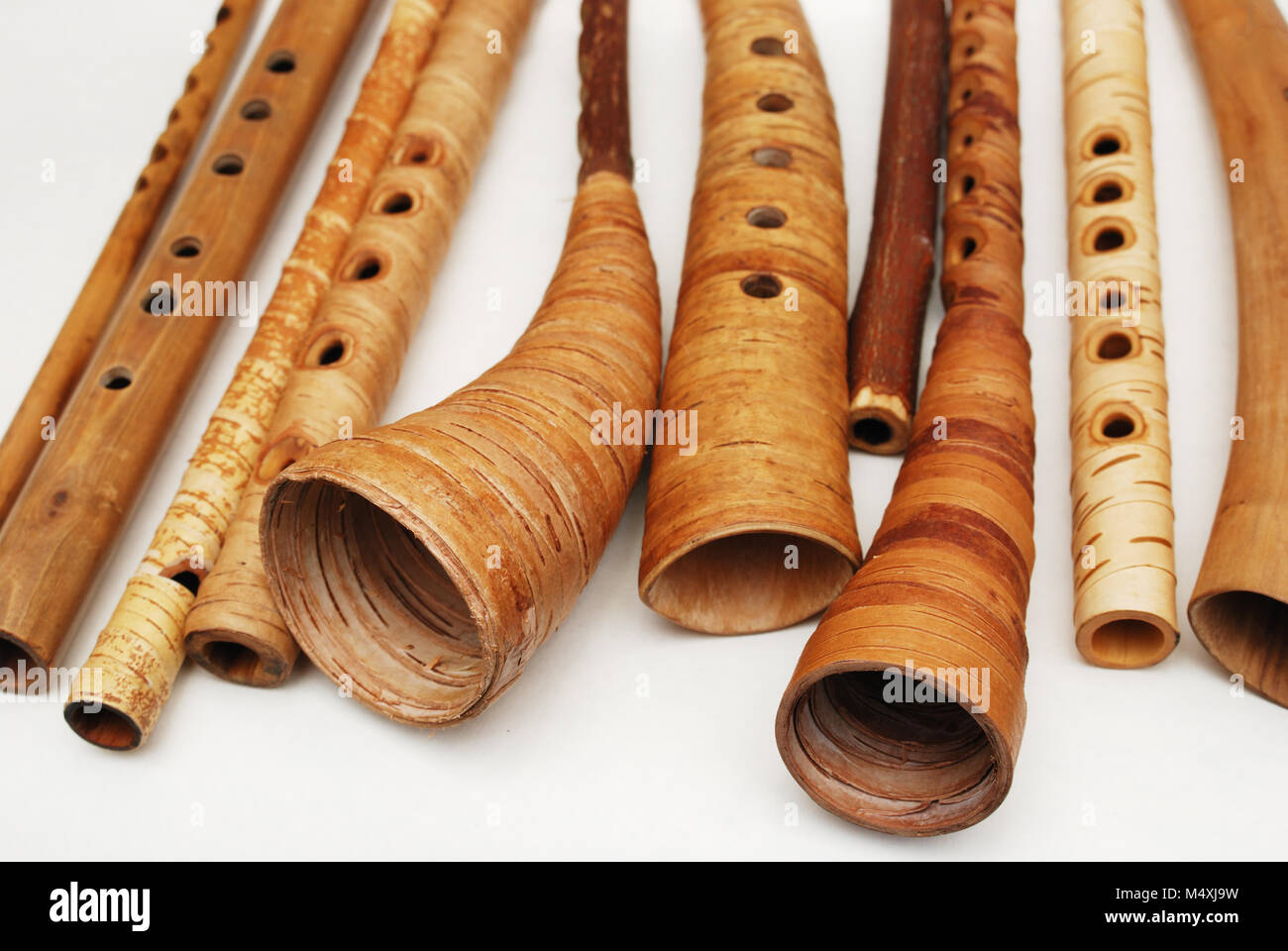 Instrumentos de viento-madera antigua folk Fotografía de stock - Alamy