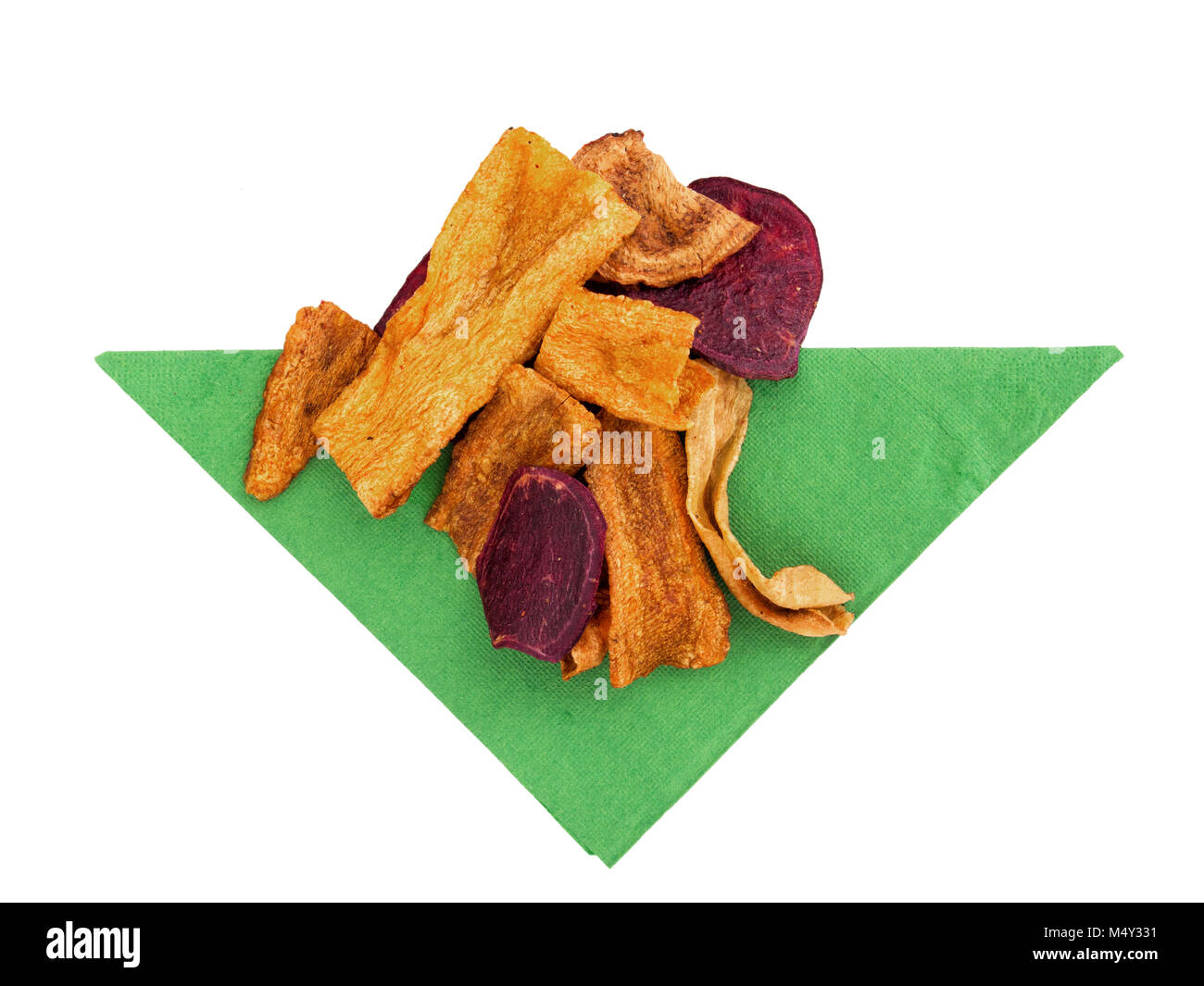 Hortalizas, Patatas fritas crujientes. Snack en servilleta verde brillante. Foto de stock