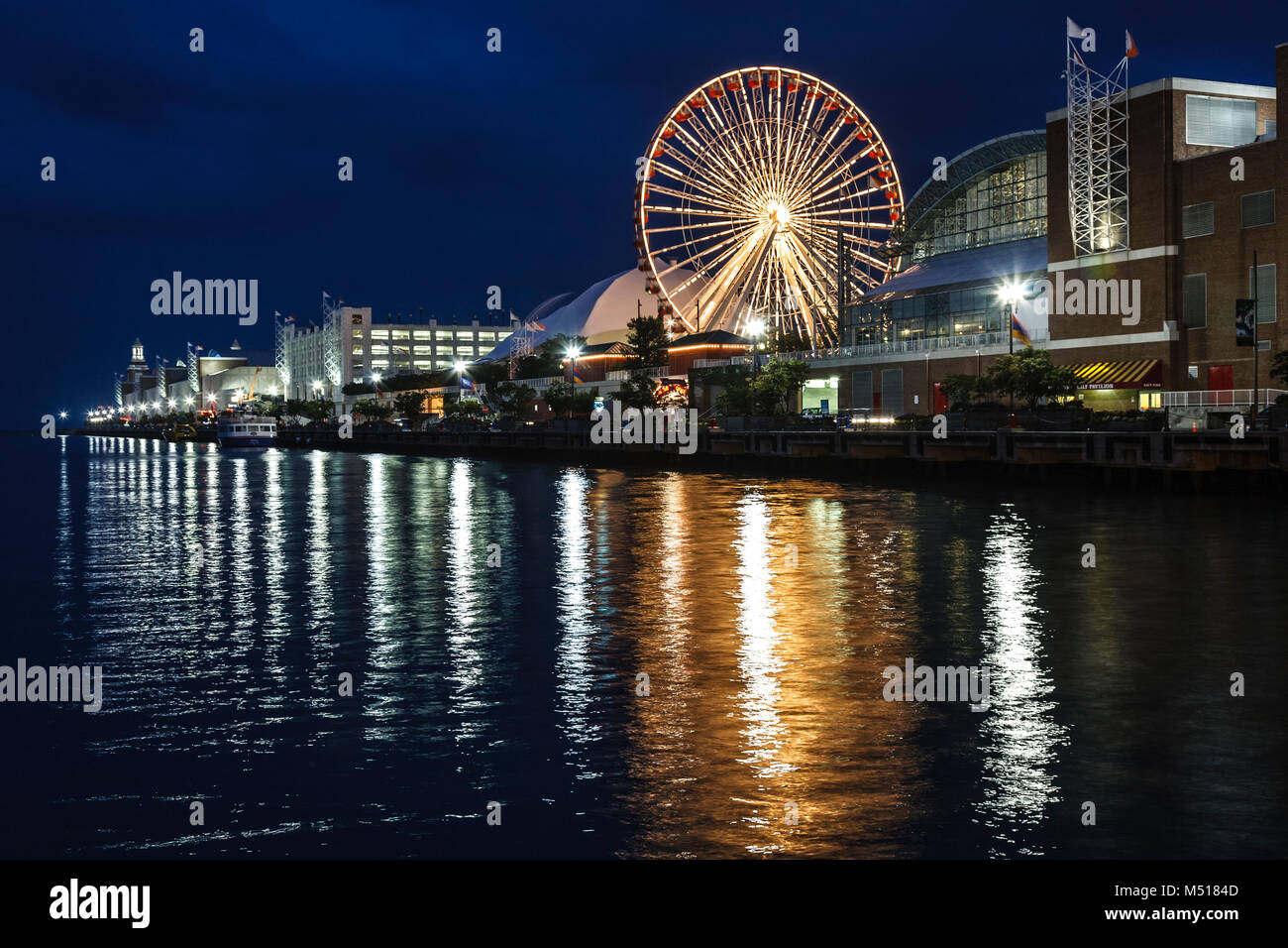 Rueda de Ferris y Navy Pier, Chicago, Illinois, EE.UU. Foto de stock