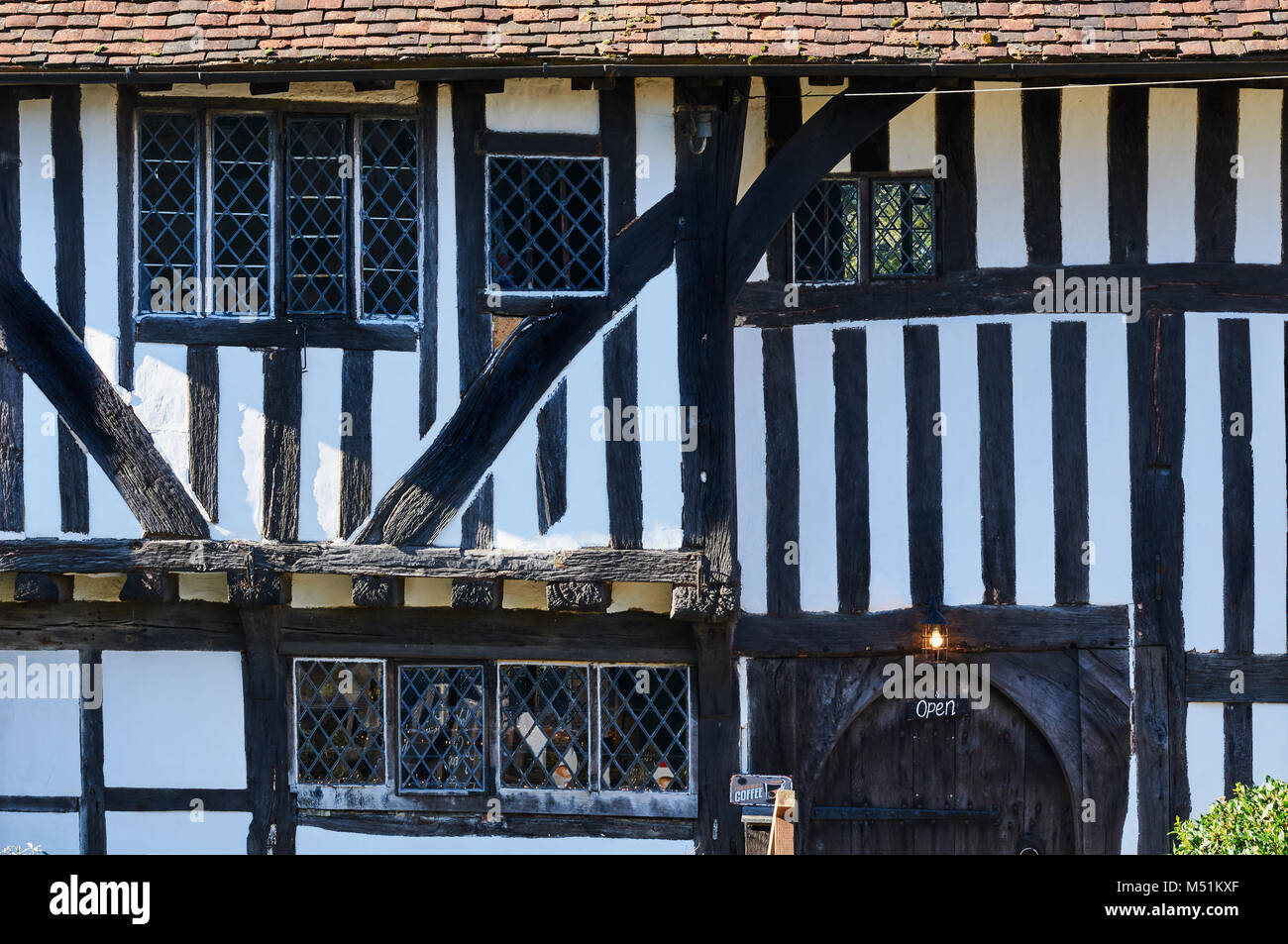 La histórica peregrinación del resto medieval fachada salón de casa en Battle, East Sussex, Reino Unido Foto de stock