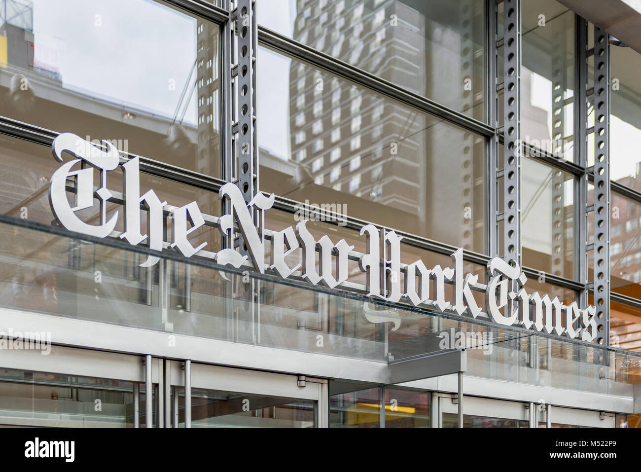 La sede del New York Times en Manhattan, Ciudad de Nueva York, EE.UU. El New York Times es un periódico estadounidense con sede en la Ciudad de Nueva York Foto de stock