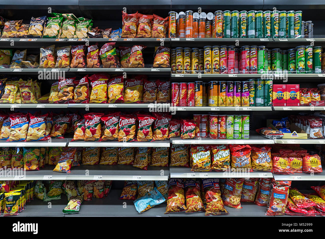 Estante supermercado fotografías e imágenes de alta resolución - Alamy