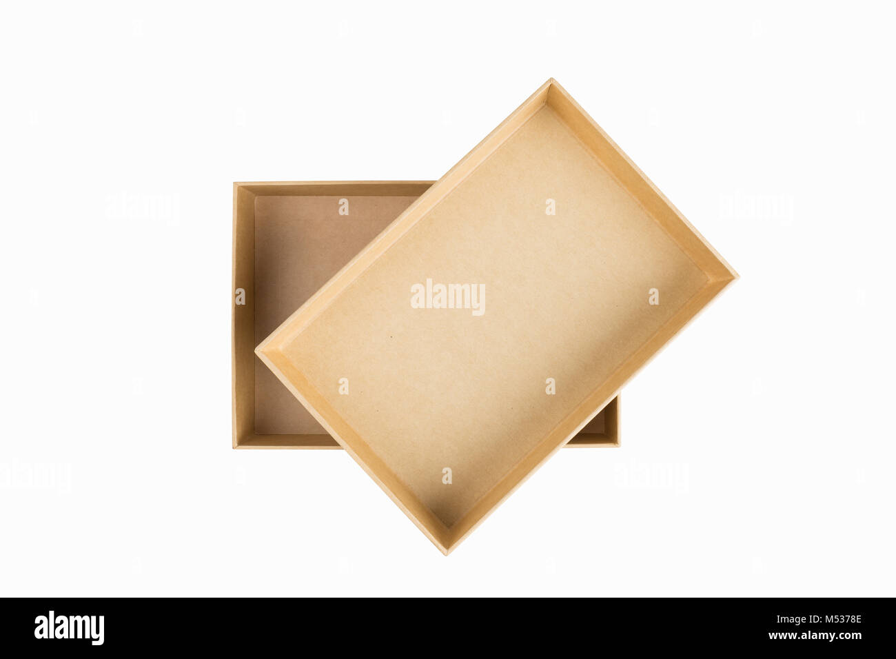 Caja de papel marrón vacío aislado Foto de stock