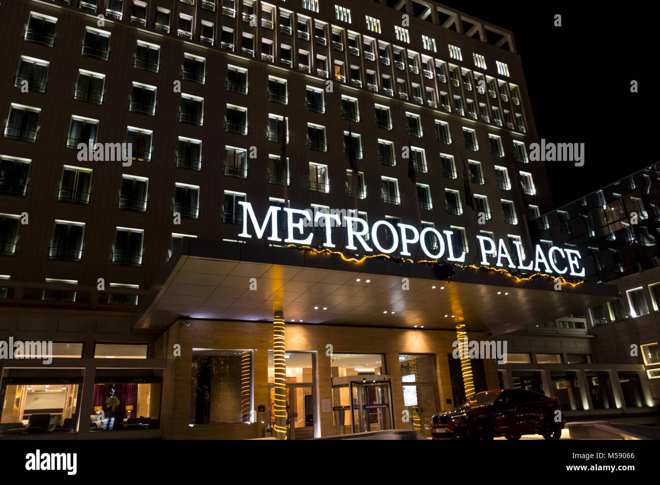 Entrada del Metropol hotel Palace en Belgrado Serbia Foto de stock