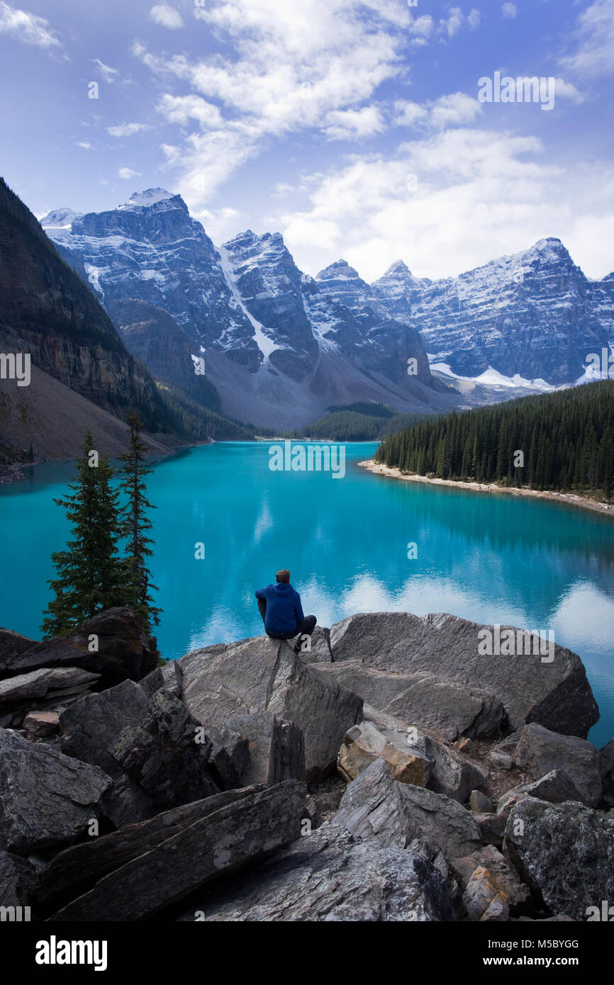 El Lago Moraine, en el Valle de los Diez Picos Parque Nacional Banff Alberta Canada Foto de stock